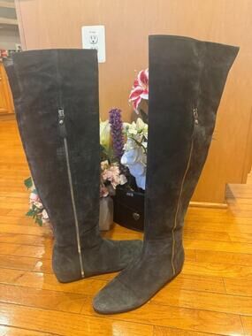 STUART WEITZMAN GRAY SUDED OTK KNEE HIGH BOOT 11M (1400